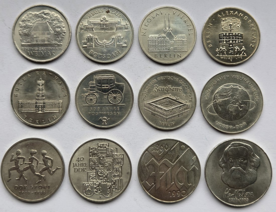  DDR: Lot aus zwölf verschiedenen Gedenkmünzen   
