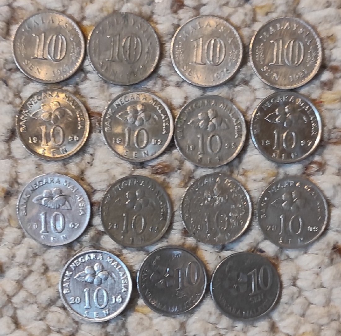  Set 028: Malaysia Münzlot mit 15 x 10 Sen verschiedener Jahrgänge   