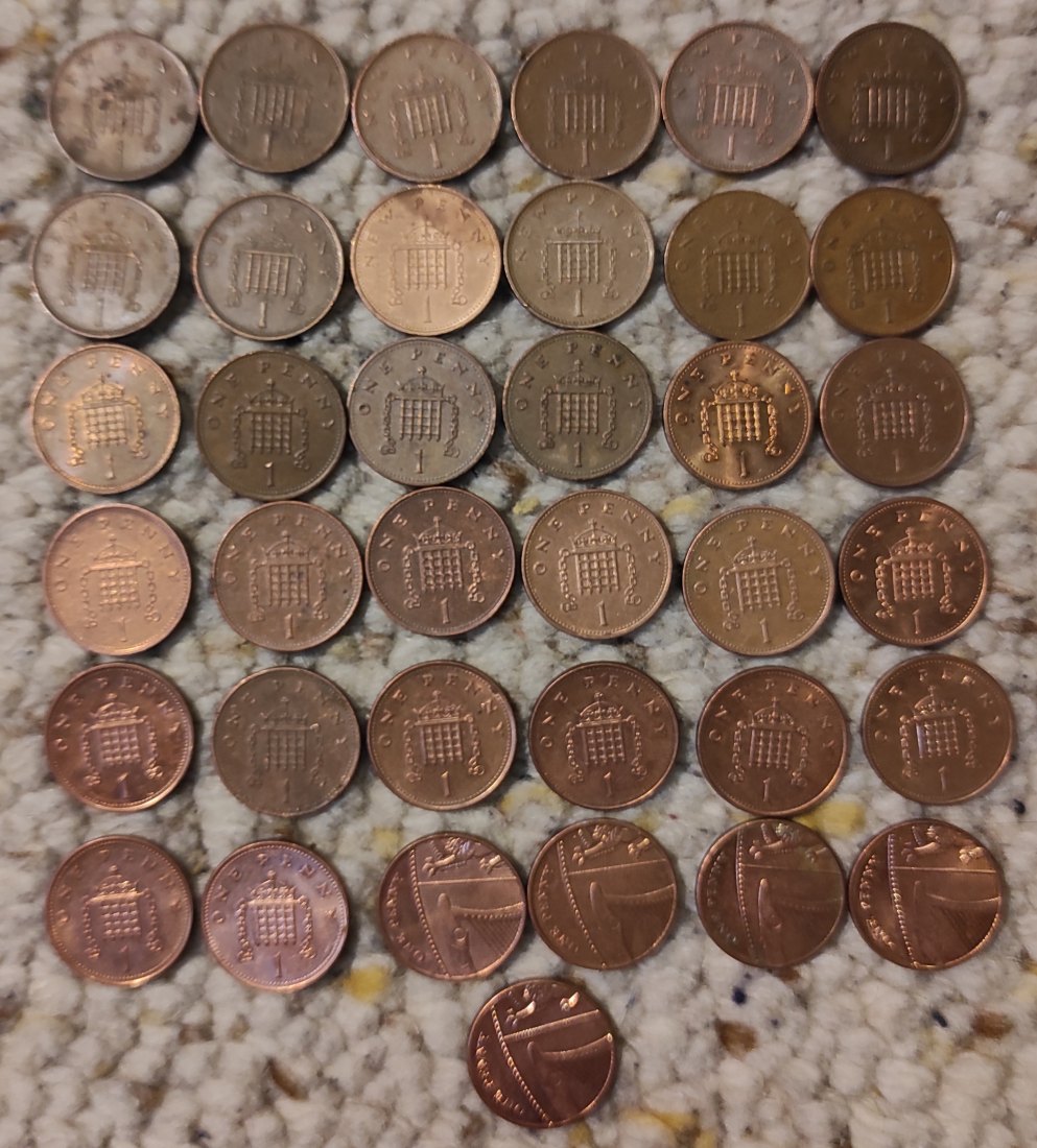  Set 010: Großbritannien Münzlot mit 39 x 1 Cent Stücken verschiedener Jahrgänge   