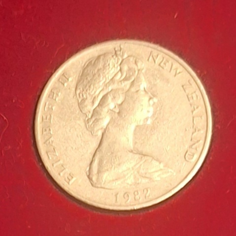  New Zealand, 20 Cent, 1982, ELIZABETH II Commonweslth / KIWI   