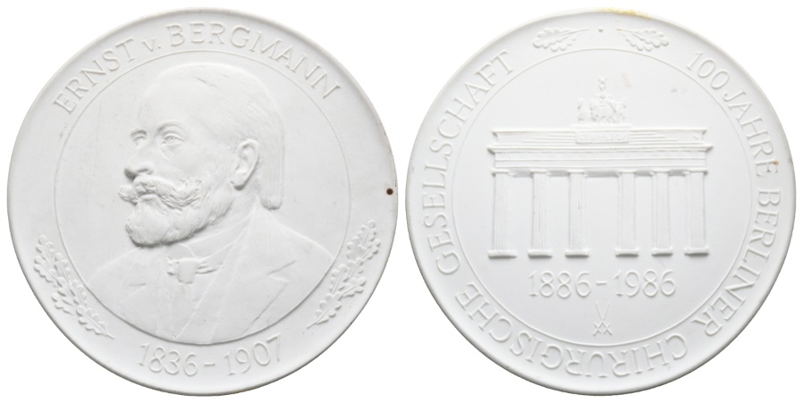  Medaille 1986; 100 J. Berliner Chirurgische Gesellschaft; Porzellan; 154,31 g; Ø 101,8 mm   