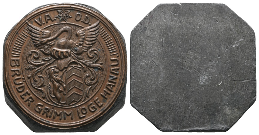  einseitige klippenförmige Medaille; Brüder-Grimm-Loge Hanau; bronziert; 343 g; B 52,70mm x H 53,80mm   