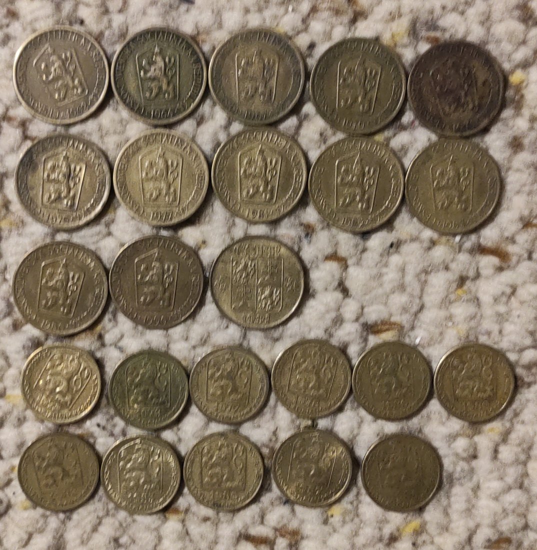  Set 120: Tschechoslowakei Münzlot mit 13 x 1 Krone und 9 x 20 Heller   