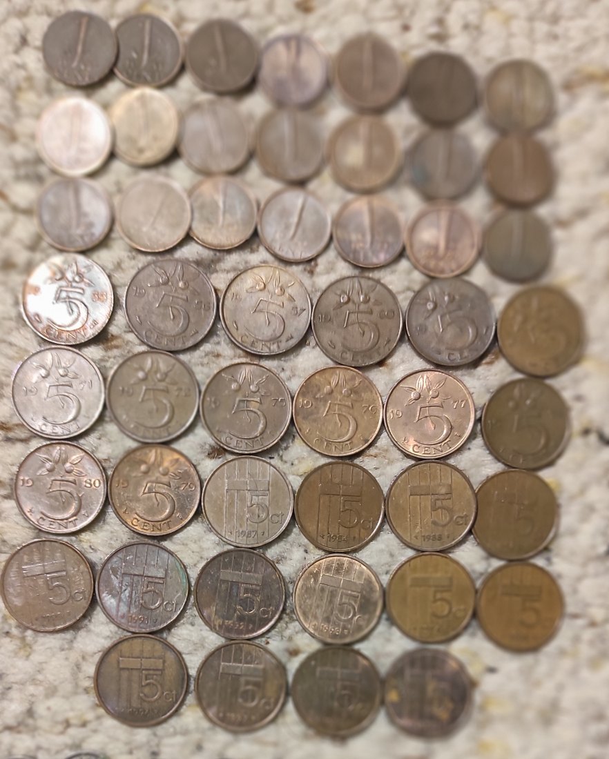  Set 135: Niederlande mot 48 x 1 Cent und 5 Cent Münzen verschiedener Jahrgänge   