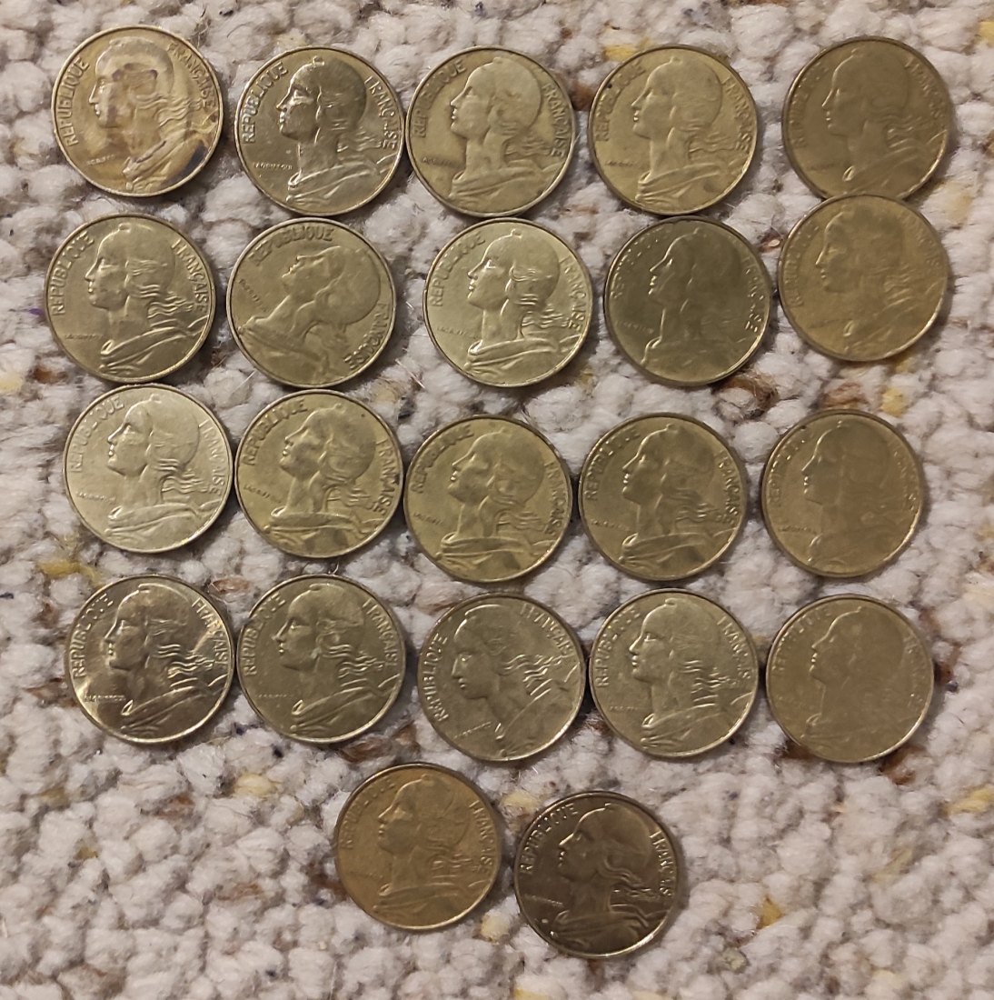  Set 138: Frankreich Münzlot mit 22 x 20 Centomes verschiedener Prägejahre   